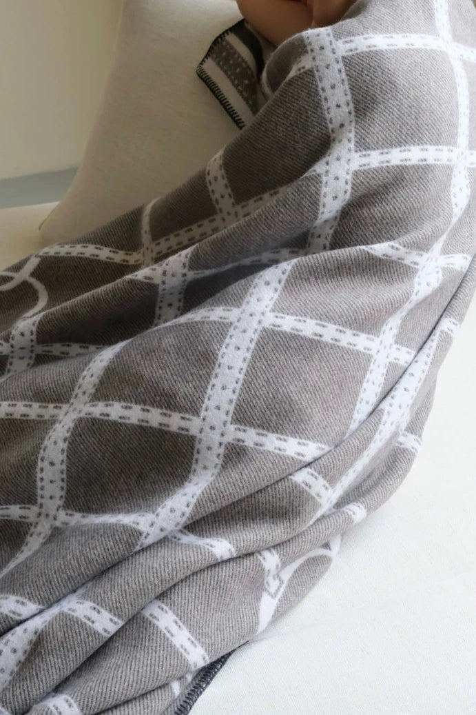 Luxury Cashmere & Wool Blend Grey Chain Motif Decorative Throw Blanket