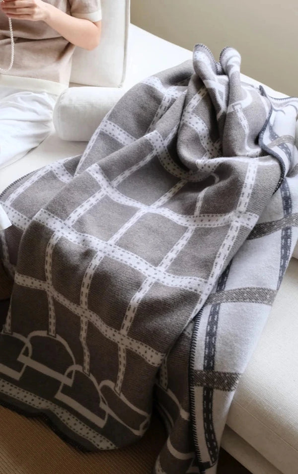 Luxury Cashmere & Wool Blend Grey Chain Motif Decorative Throw Blanket