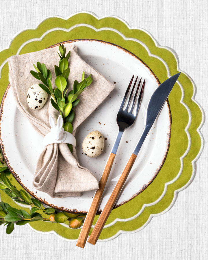 Set of 2 Green Scallop Edge Embroidered Placemats