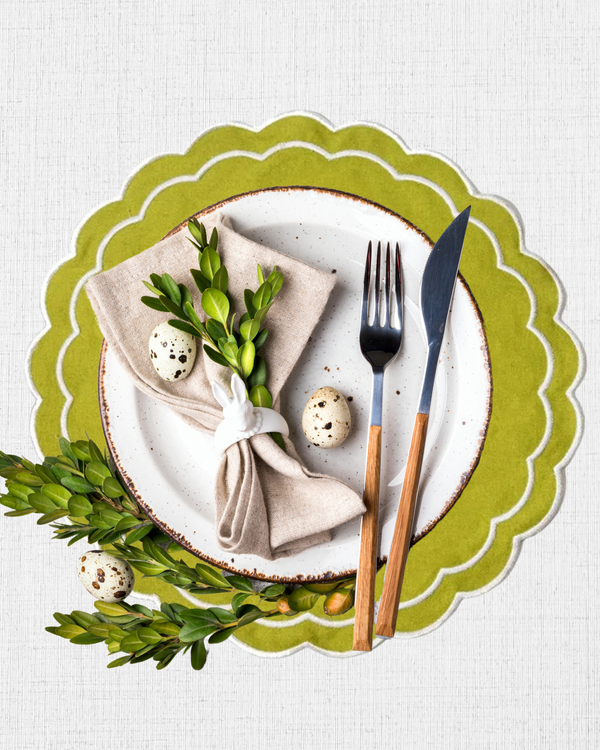 Set of 2 Green Scallop Edge Embroidered Placemats